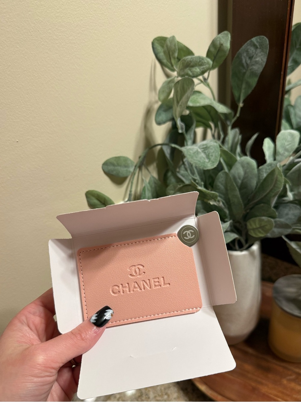 CHANEL Pink Leather Card & Mirror - Picture 3 of 12